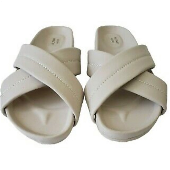 Alfani off white  Sandals pool slides feel like soft leather 9/10 - Picture 1 of 7